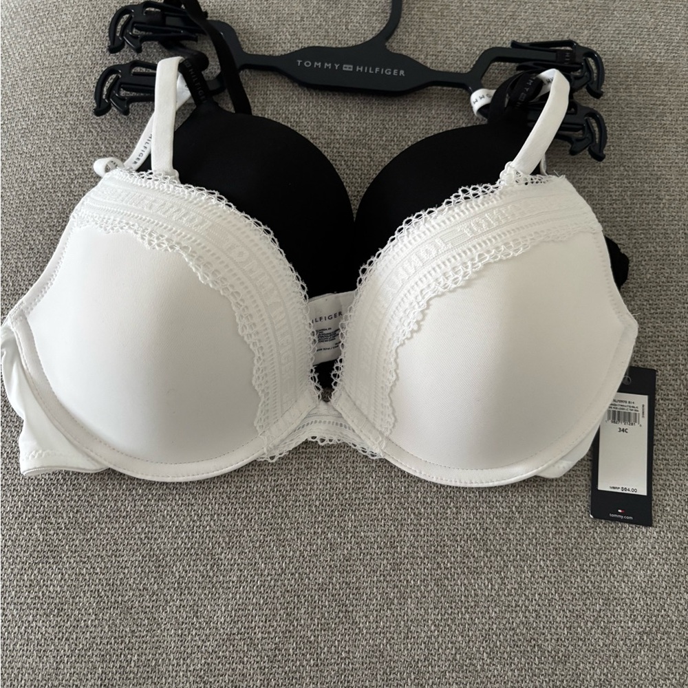 2 PACK TOMMY HILFIGER  BRA SIZE 34C
BLACK AND WHITE